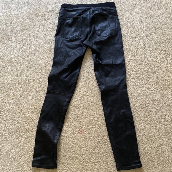 Gap leather skinny jeans size 26 in black only worn twice . Very soft leather . - Picture 7 of 9